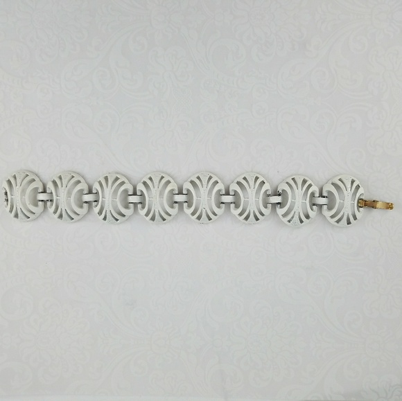 Vintage chunky white rounded panel bracelet! - Picture 4 of 5