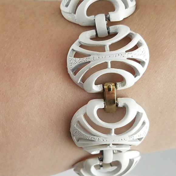 Vintage chunky white rounded panel bracelet! - Picture 5 of 5