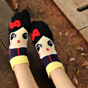 Snow White Socks NWT