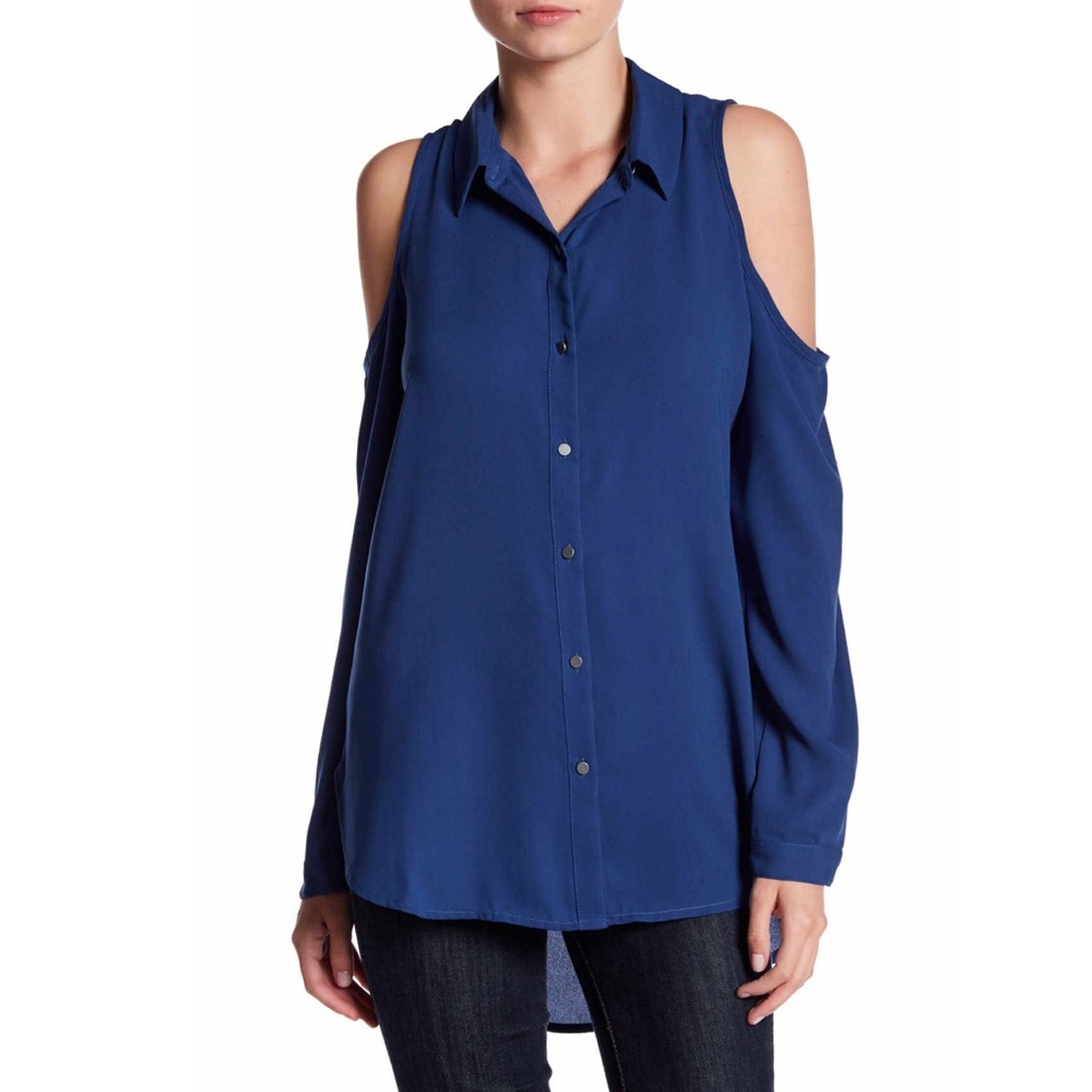 14th & Union 💙 button down cold shoulder - Picture 1 of 1
