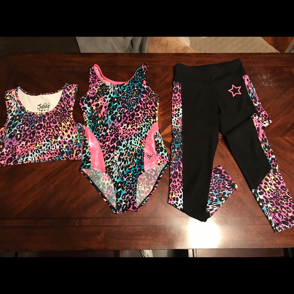 LEOTARD,  DPIRTD BRA, and PATS TO MATCH.