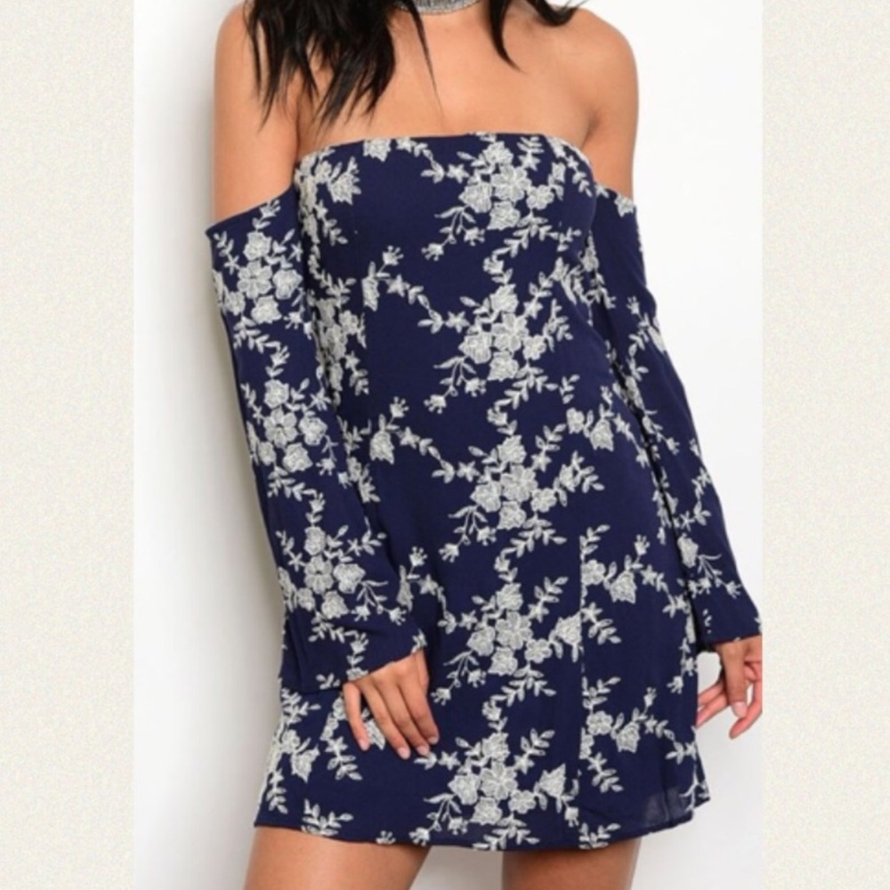 ❣️ Sale was 45$ down sizing ❣️ cute Off the shoulder floral dress - Picture 4 of 6
