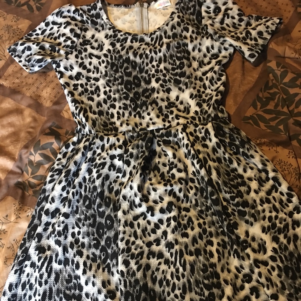 HTF Lularoe cheetah print Amelia EUC