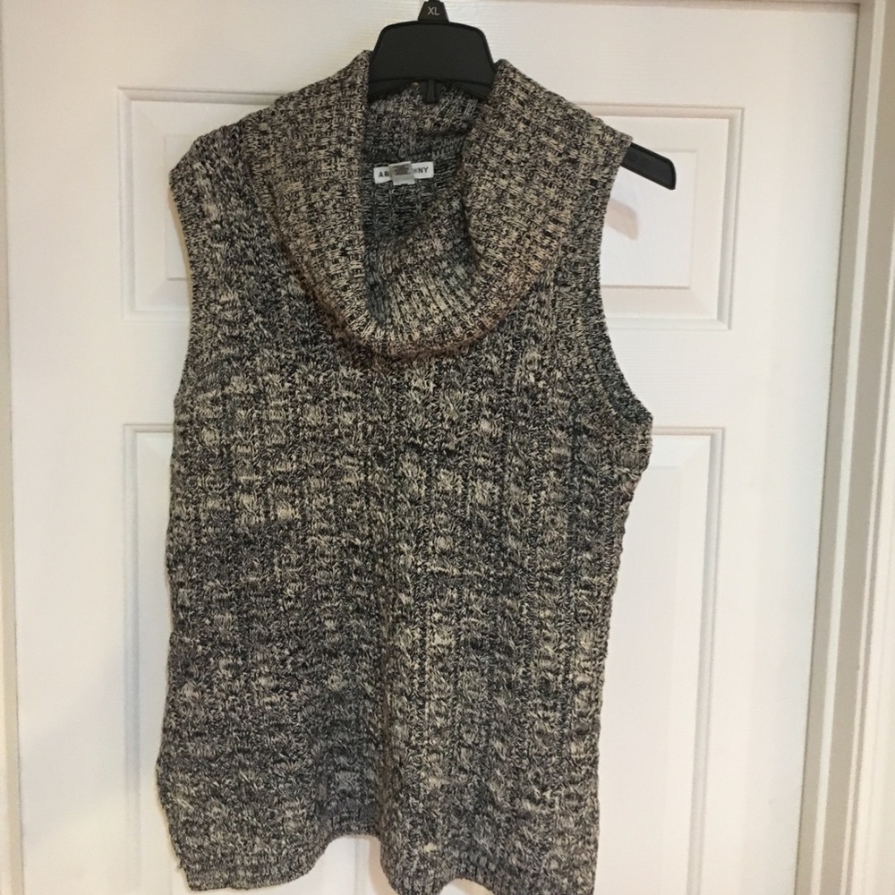 Dark grey with white specs scoop neck, size L