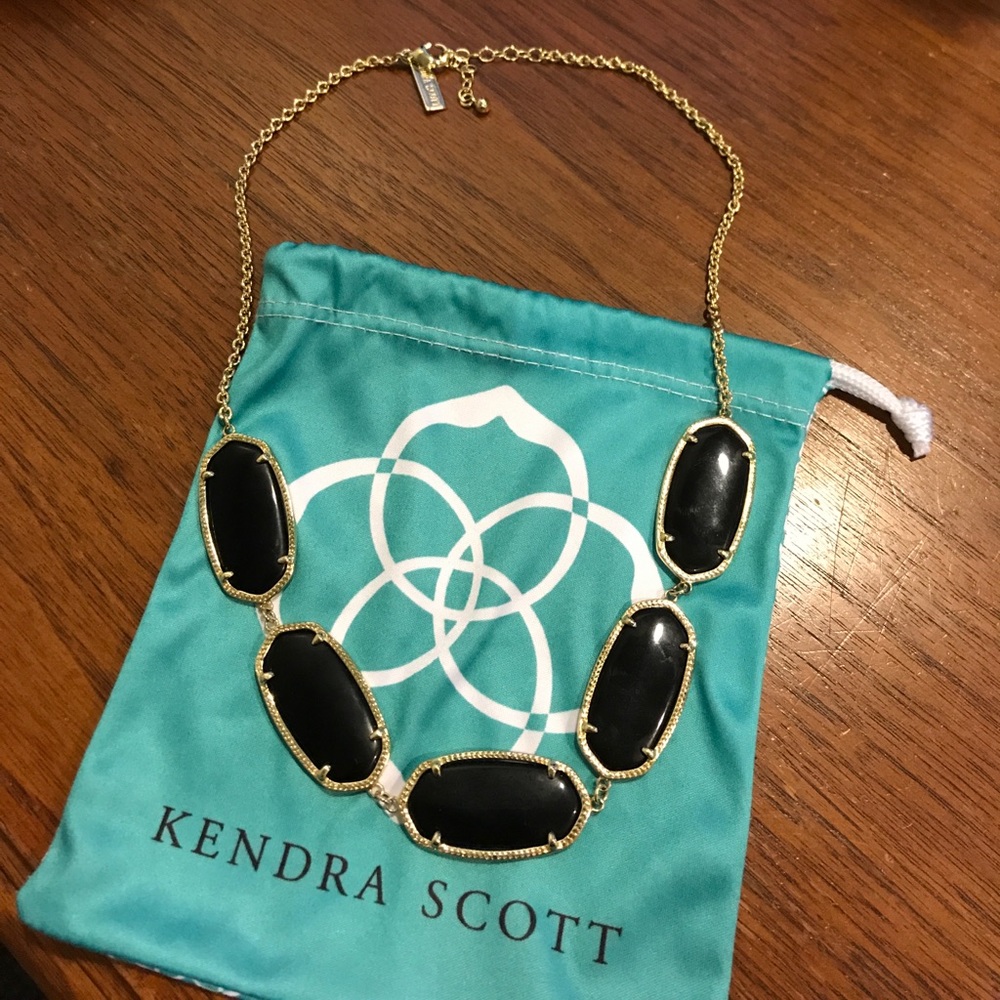 Kendra Scott Valencia necklace