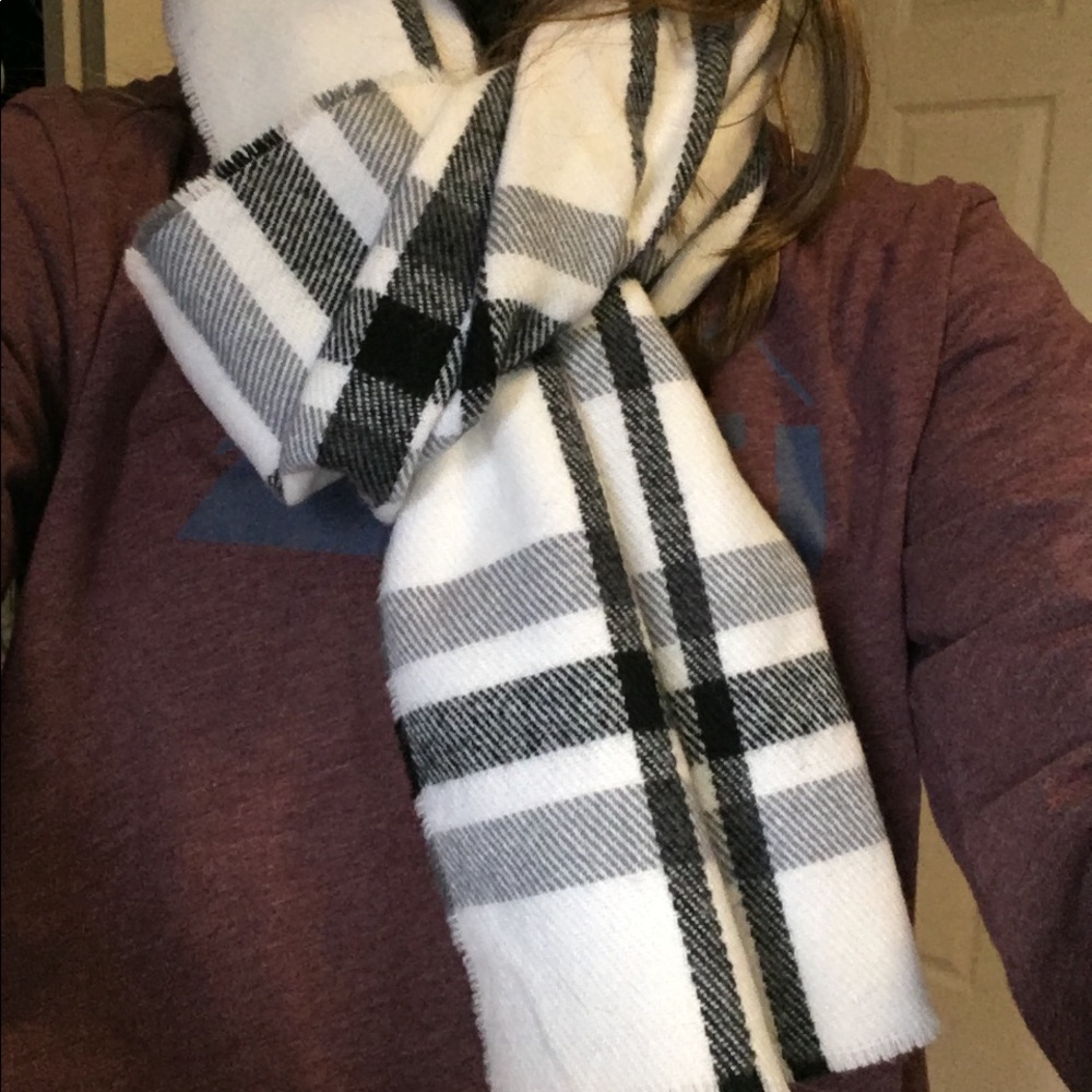 Express oversize scarf! So comfy