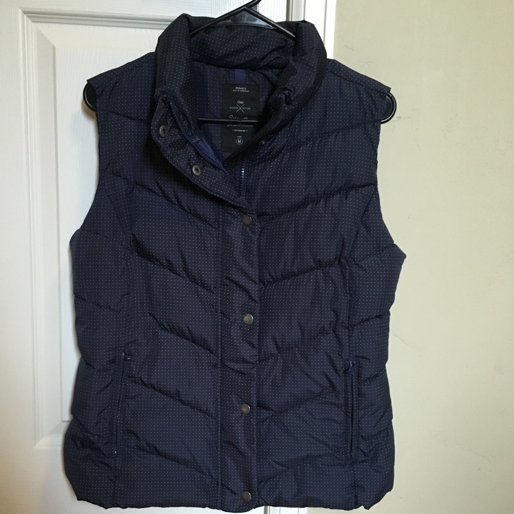 Gap Puffer Vest, navy. Very warm!!