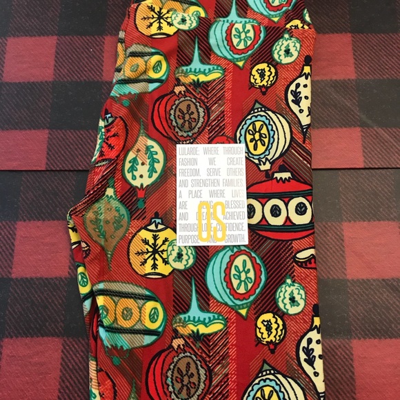 Lularoe OS Christmas 17 leggings snowflakes orna - Picture 3 of 3
