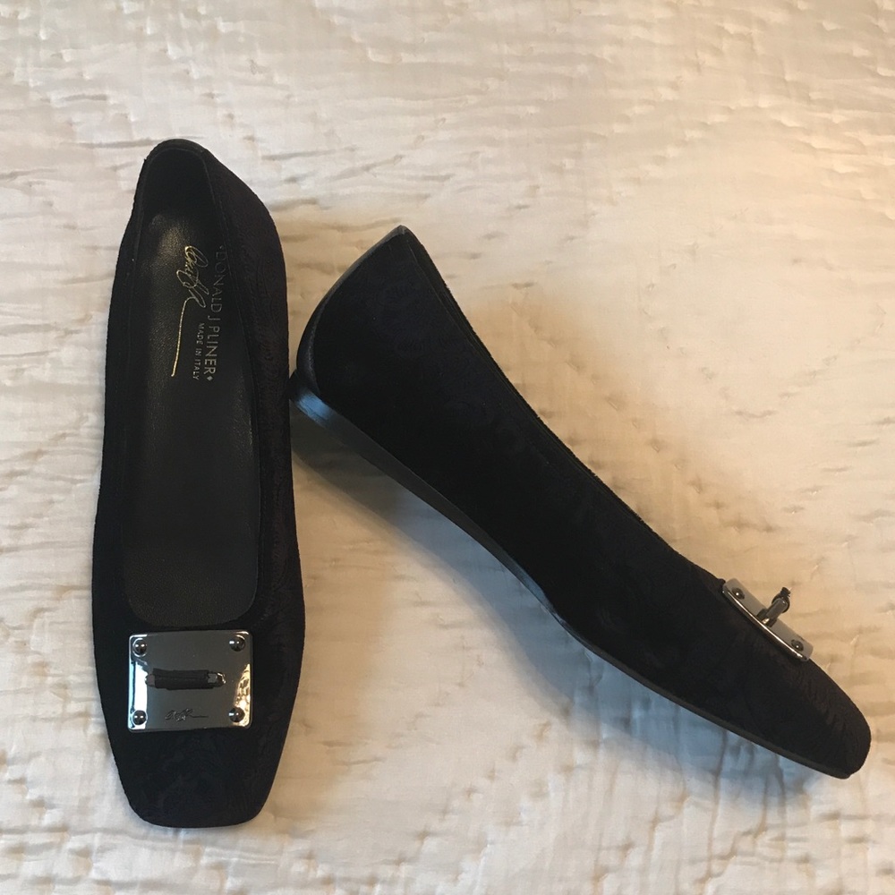 Donald Pliner couture velvet scroll flats, 8.5