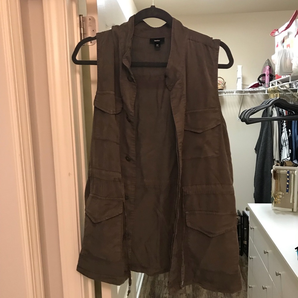 Olive green military style vest - cinch waist