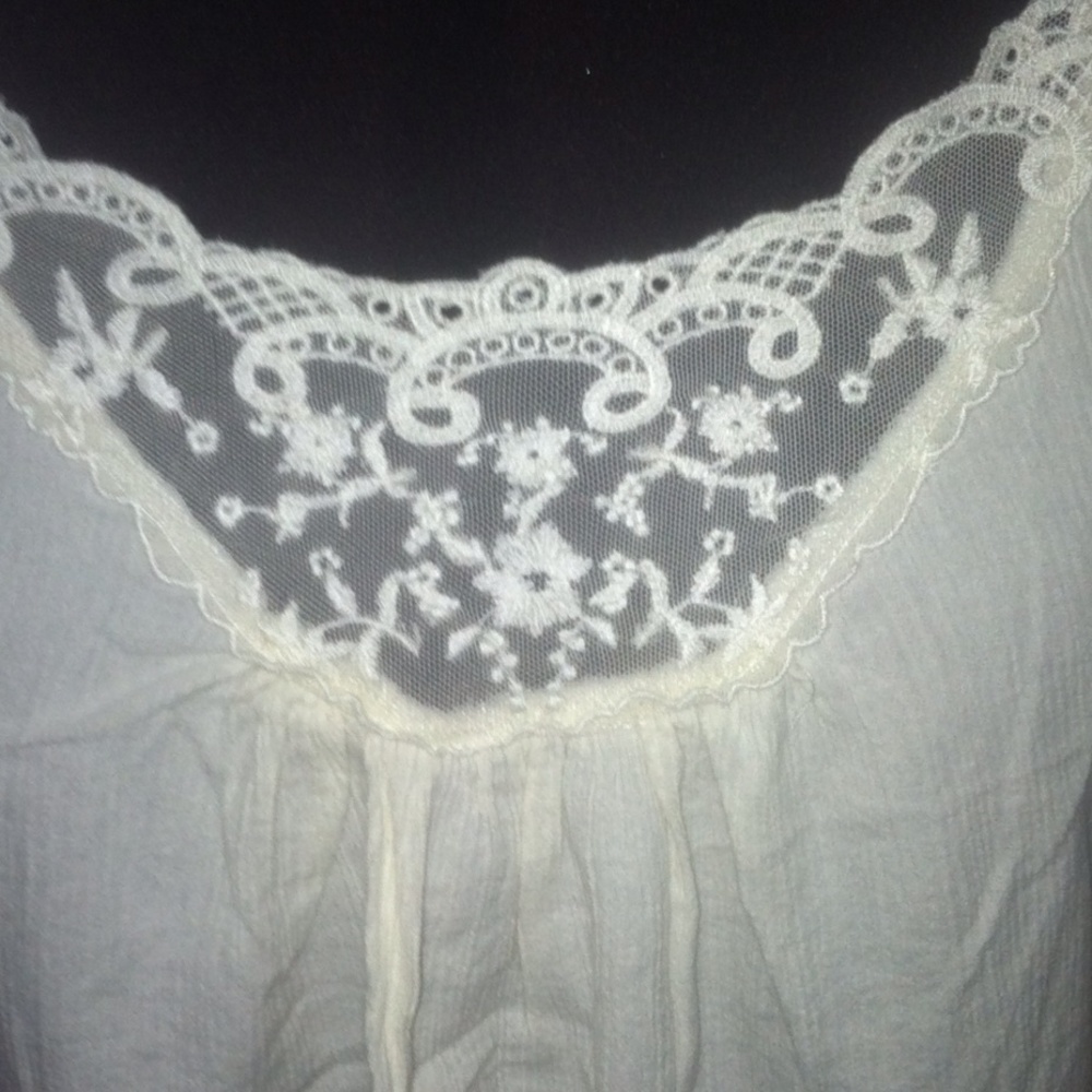 🎉Off White Peasant Top - Picture 3 of 4