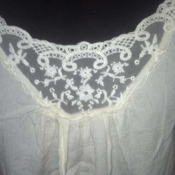 🎉Off White Peasant Top - Picture 3 of 4