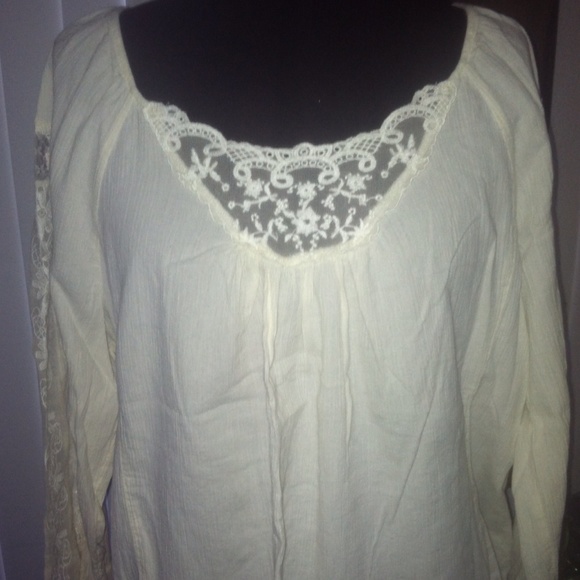 🎉Off White Peasant Top - Picture 4 of 4