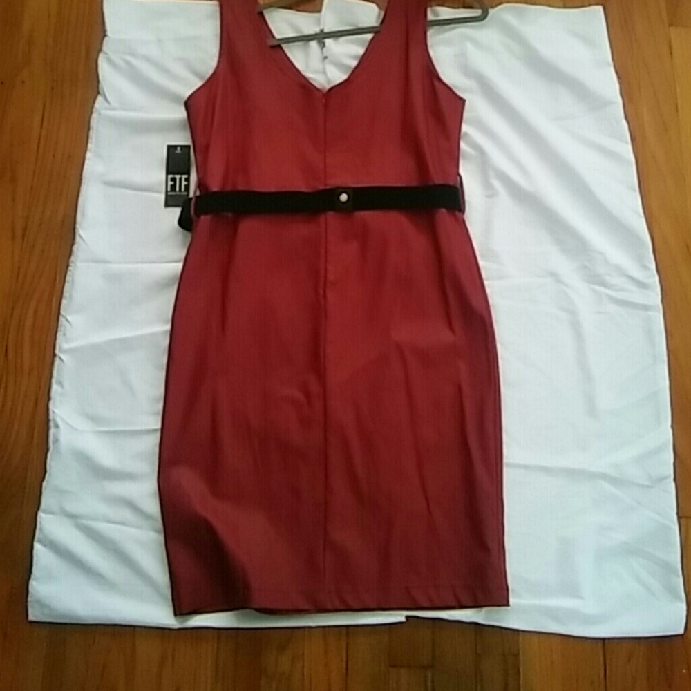 Dress - Picture 4 of 4