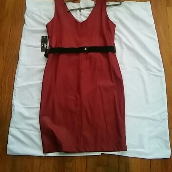 Dress - Picture 4 of 4