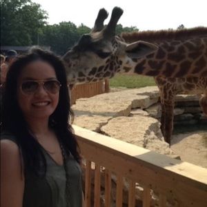 Meet your Posher, Clea