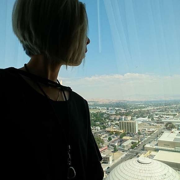 Meet your Posher, Jennifer - Picture 6 of 6