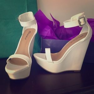 Sexy white sandals with ankle strap size 8