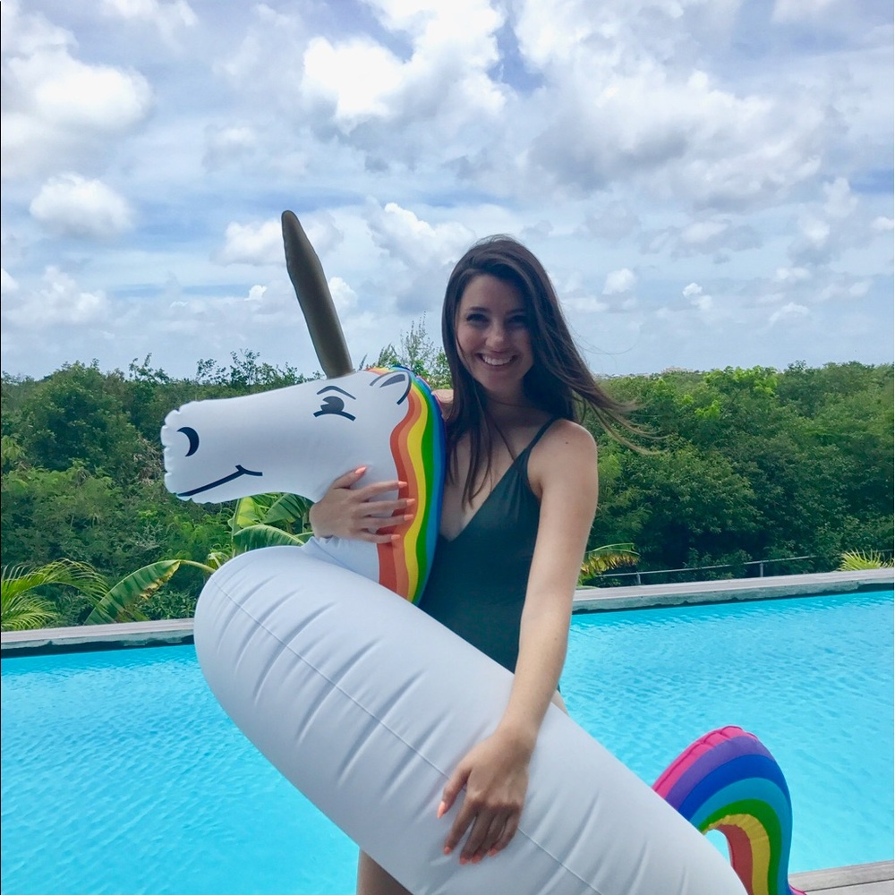 Meet your Posher, Emma