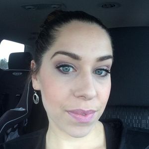 Meet your Posher, Cara