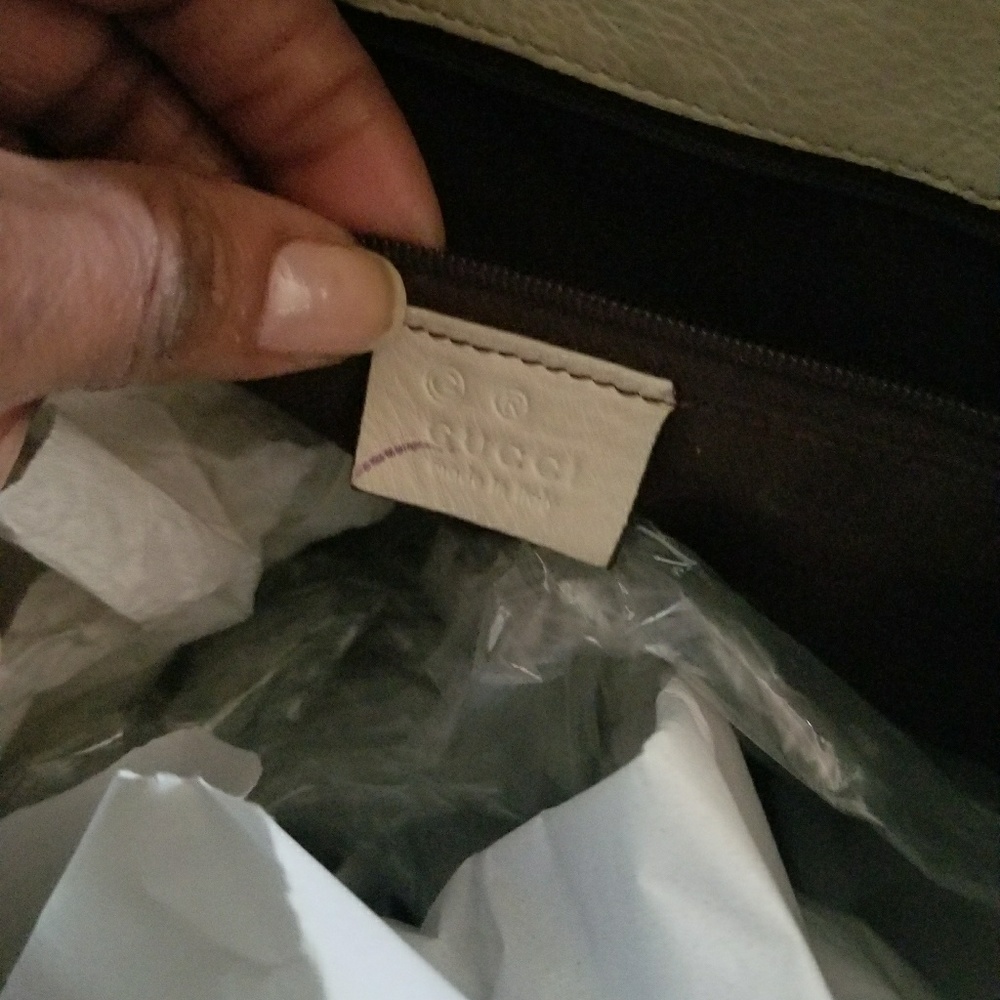 Authentic Gucci - Picture 3 of 5