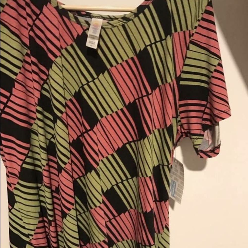 New with Tag XL Lularoe Classic T
