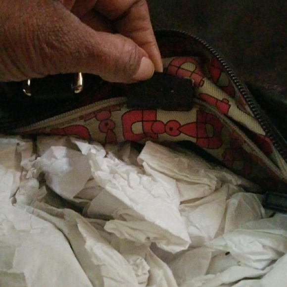 Authentic Gucci - Picture 5 of 5