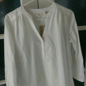 Levi's white pullover shirt