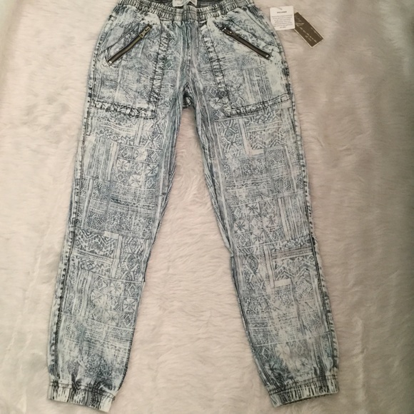 Vintage Havana Pants - SOLD! Vintage Havana Juniors Tribal Print Joggers