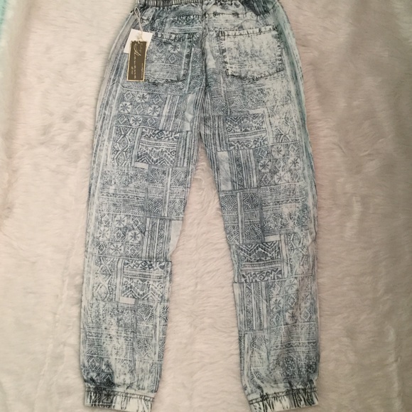 SOLD! Vintage Havana Juniors Tribal Print Joggers - Picture 4 of 6
