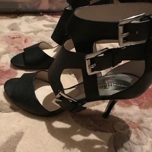 Michael Kors back zip heels