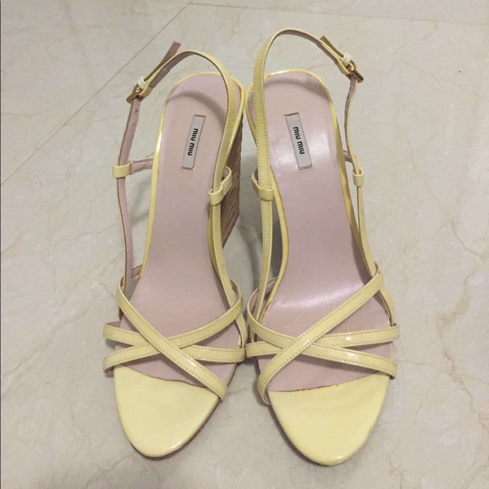 Authentic Miu Miu Vero Cuoio