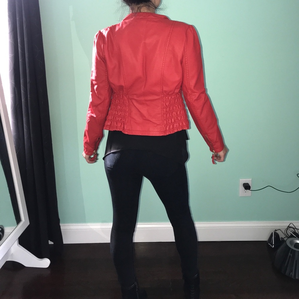 Red leather jacket - Picture 2 of 4