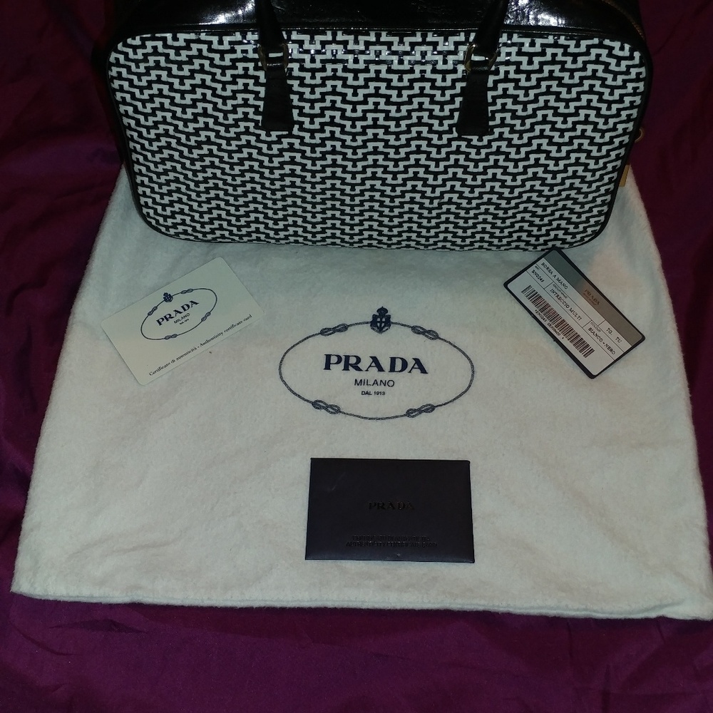 Prada authentic handbag NWOT