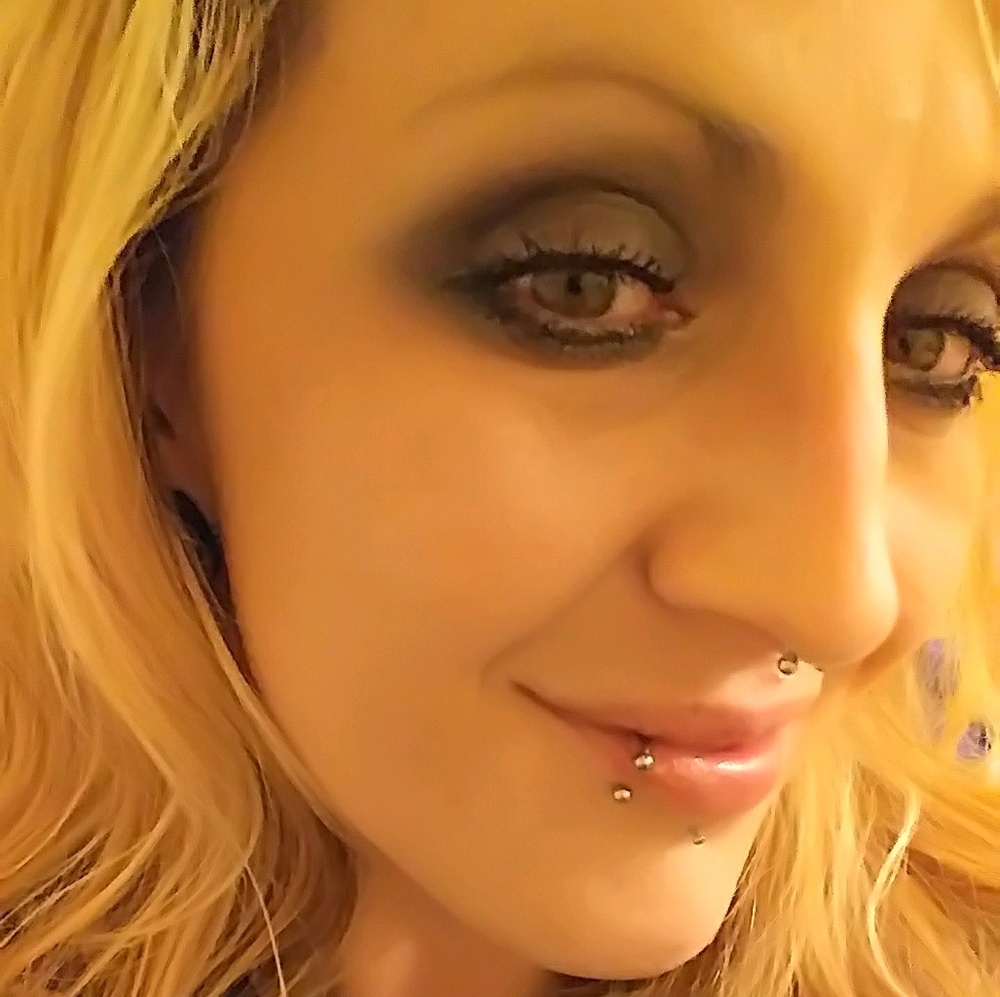 Meet your Posher, Whitney