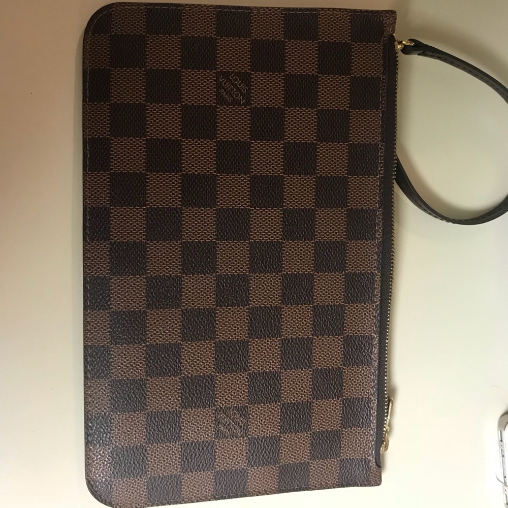 Louis Vuitton pochette clutch neverfull bag
