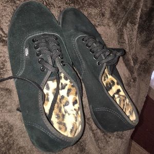 suede/ velvet feeling blackish vans