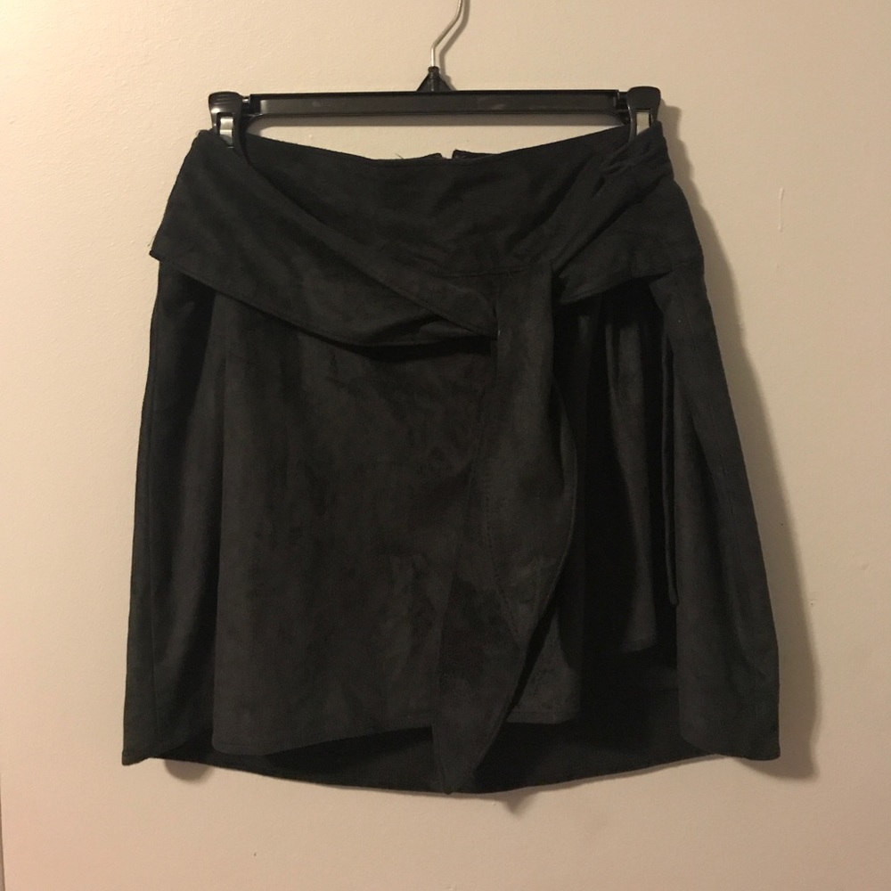 Black express suede felt skirt