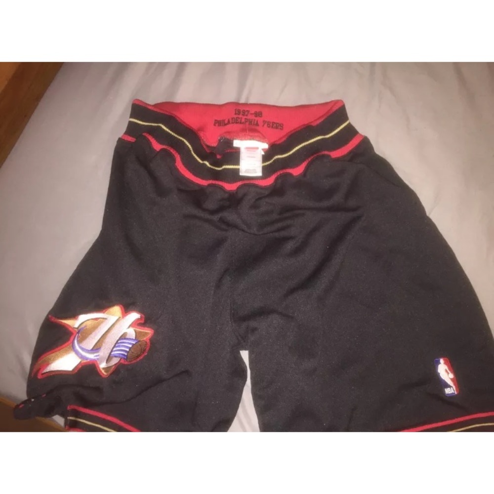 76ers Shorts Mitchell and Ness 100% Authentic