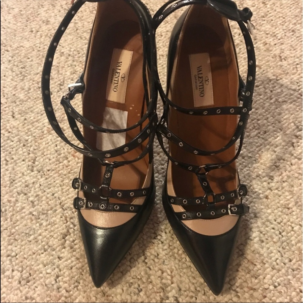 Valentino rockstud grommet 7.5 38 heels shoes