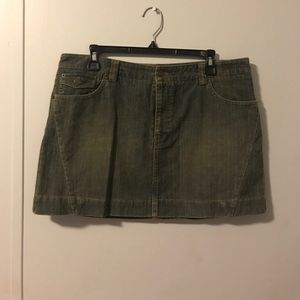 Green American Eagle skirt