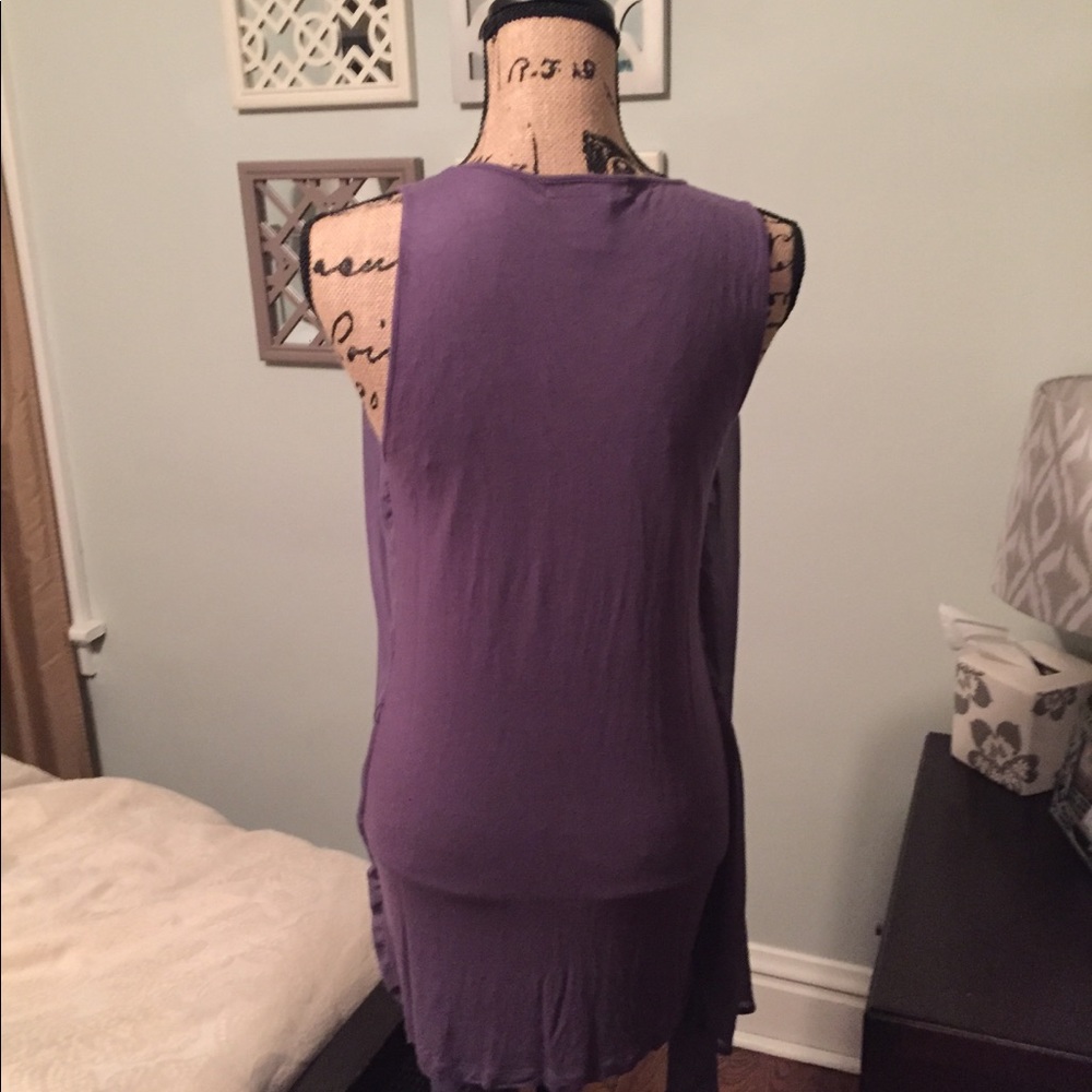 Beautiful Top - Picture 2 of 2