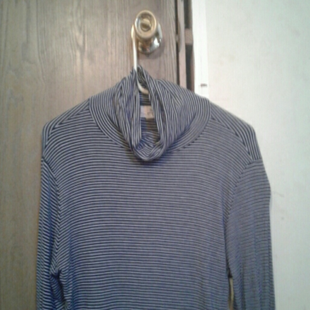 turtle neck black and white stripes
