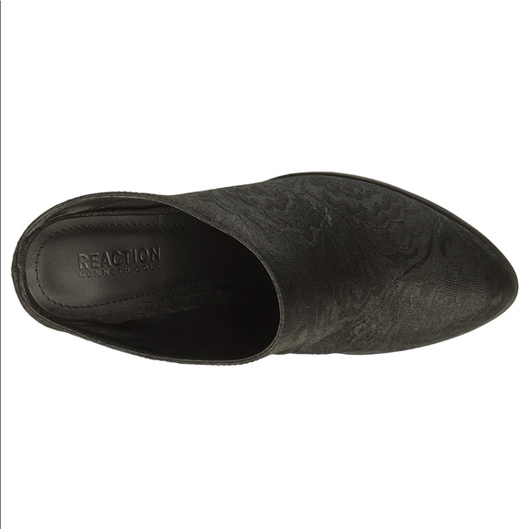 Black Closed Toe Floral Fabric Shootie Mule Clog - Picture 6 of 7