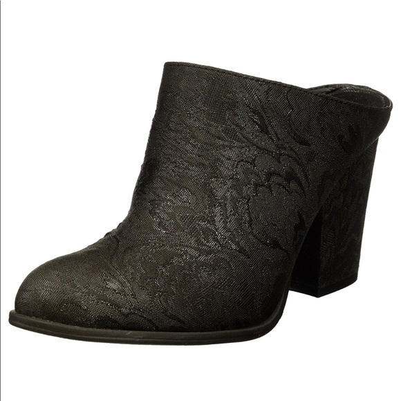 Black Closed Toe Floral Fabric Shootie Mule Clog - Picture 4 of 7