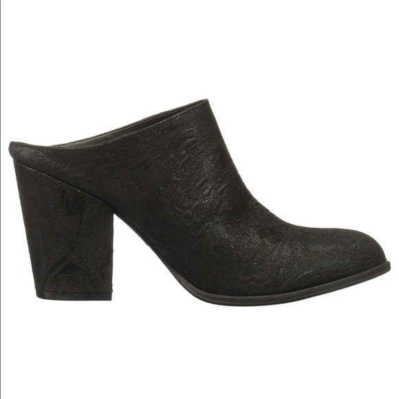 Black Closed Toe Floral Fabric Shootie Mule Clog - Picture 7 of 7