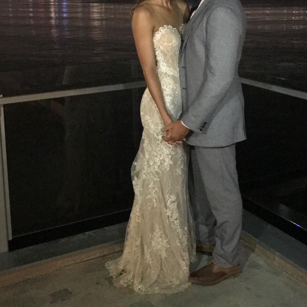Julie Vino Wedding Dress - Picture 4 of 5