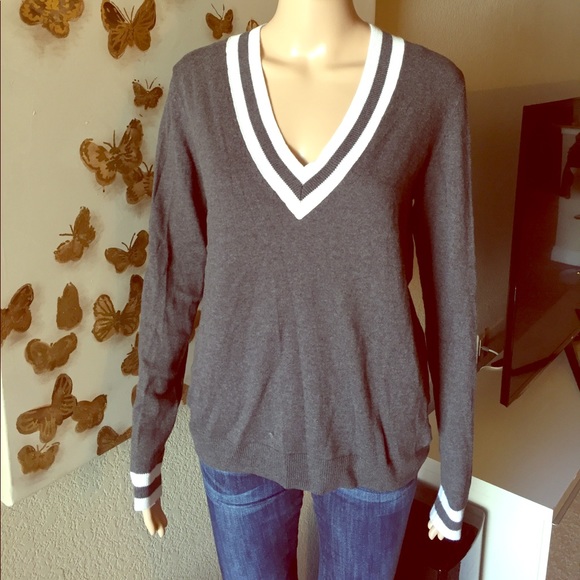 Old navy thin sweater shirt - Picture 2 of 8