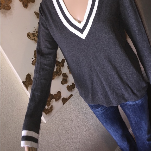 Old navy thin sweater shirt - Picture 3 of 8