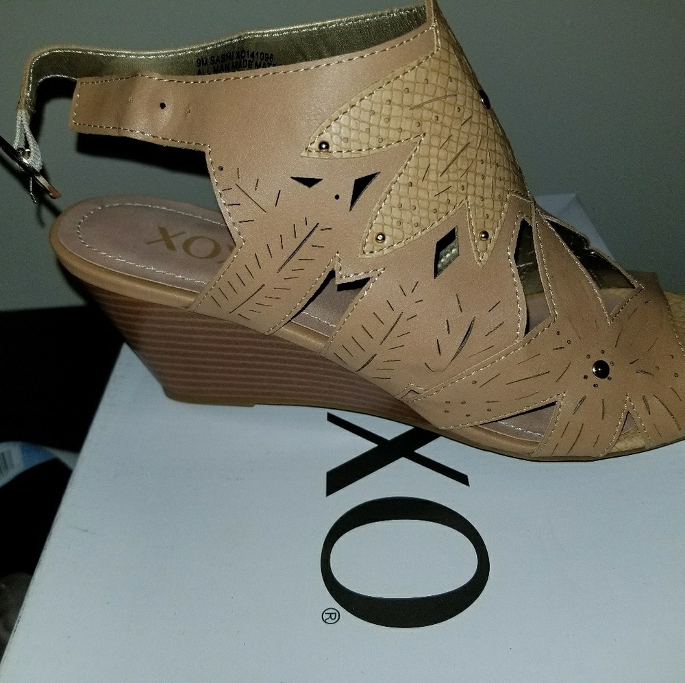 Sashi Wedge